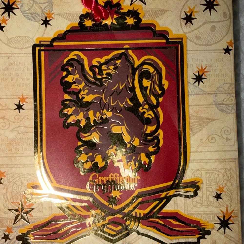 Gryffindor Crest Gift Bag Harry Potter By Hallmark Small‎ 4” x 5”